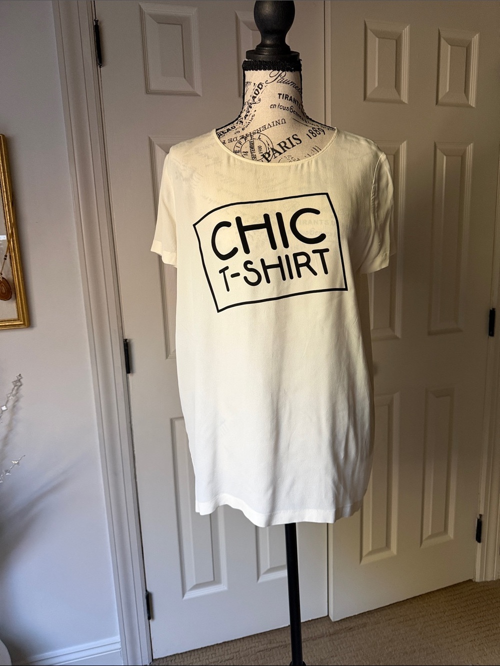 Moschino Cream White "CHIC T-SHIRT" Short Sleeve Tee